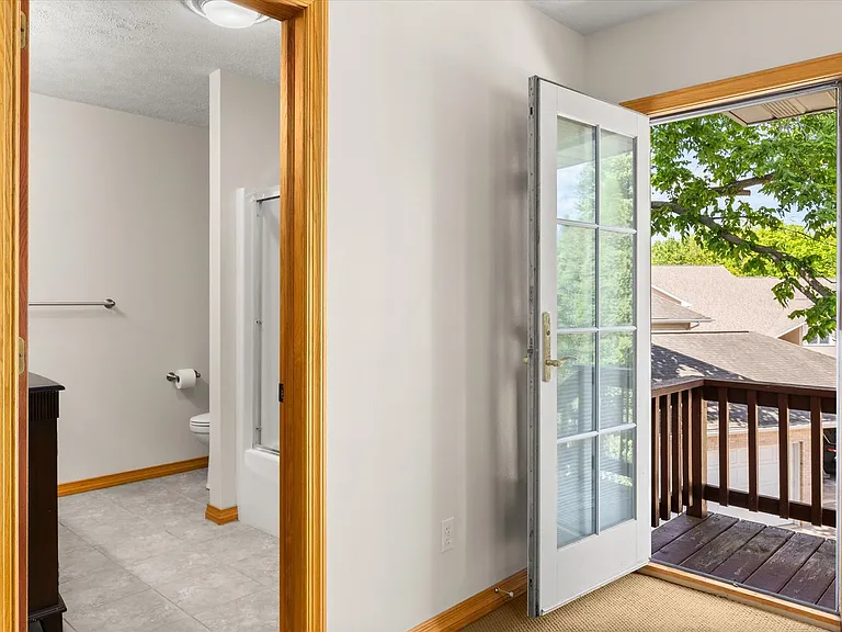 2427 Reynolds Manor Dr #0 — Photo 22