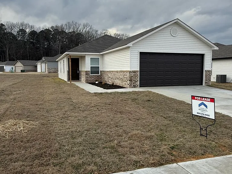 250 Leruss Blvd — Photo 3