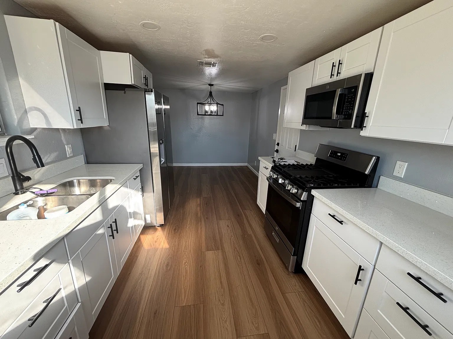 4 bed, 1179 sqft, $2,095 — Photo 2