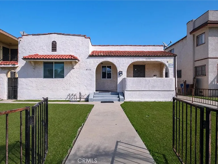 4533 Saturn St — Photo 1