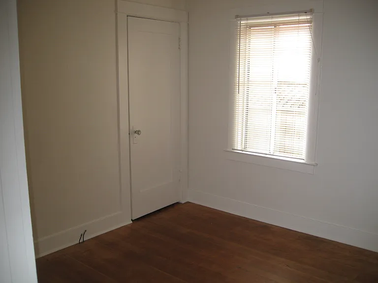 889 Lighthouse Ave — Photo 11