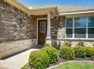 10428 Unity Dr, Fort Worth, TX 76108
