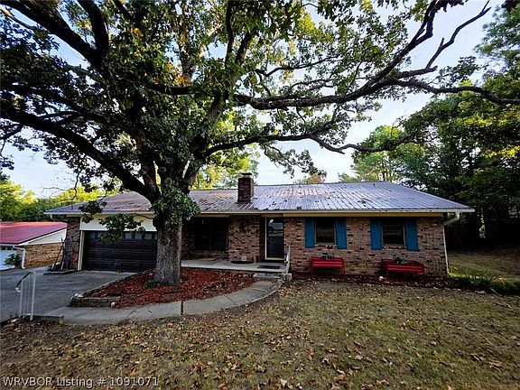2nd image of 107 Trayce St