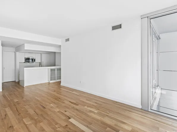 50 Franklin Street image 8 of 16