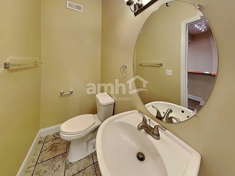 2210 Scheper Ct — Photo 8