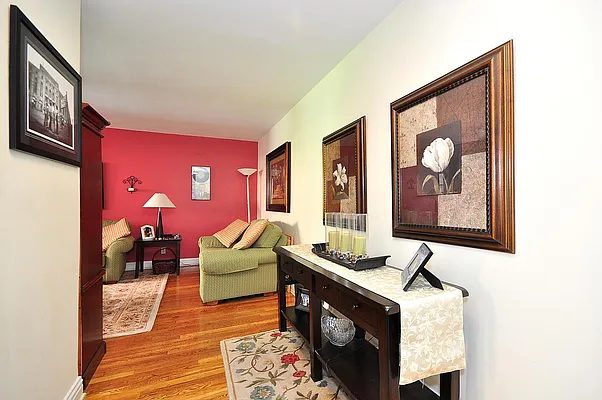 Sold by Re/Max In The City | media 23