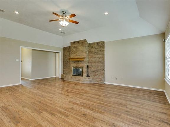 5th image of 12616 Strawberry Hill Dr