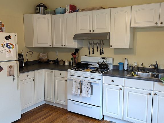 3rd image of 29 Winslow Ave #2