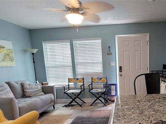 2nd image of 1809 Hillcrest Dr APT 101