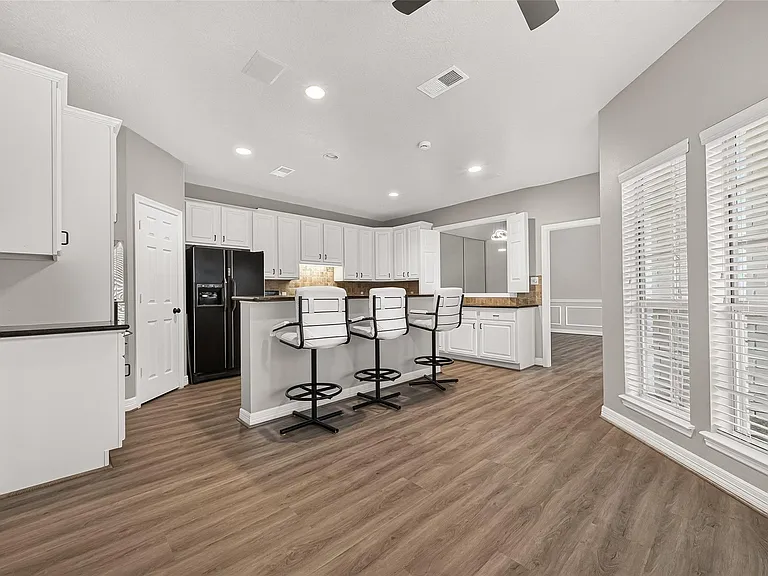 14303 Reissen Ln — Photo 27