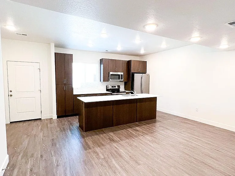 North Pointe Townhomes — Photo 18
