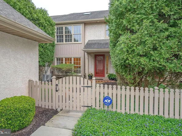 406 Chandlee Dr, Berwyn, PA 19312