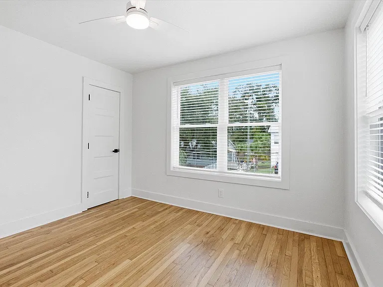 421 E Jennings St — Photo 27