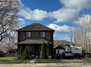 114 2nd Ave W, Biggar, SK S0K4E0
