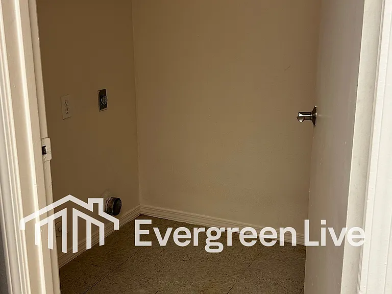 90 Valtameri Ct — Photo 8