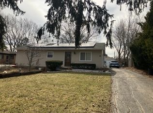 825 Killarney Pass Dr, Mundelein, IL