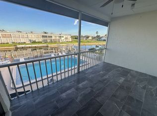 4520 SE 6th Pl APT 2B, Cape Coral, FL 33904