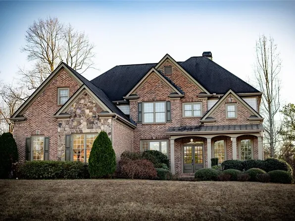 5011 Glen Forrest Dr, Flowery Branch, GA 30542