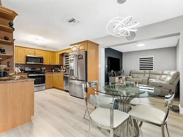 1300 SW 34th Ave — Photo 5