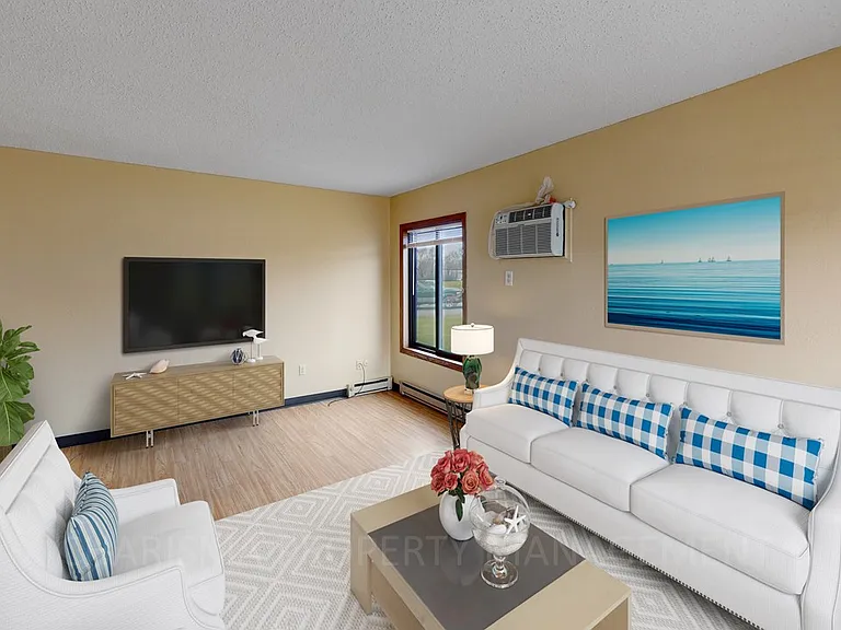 Missouri View Apartments — Photo 32