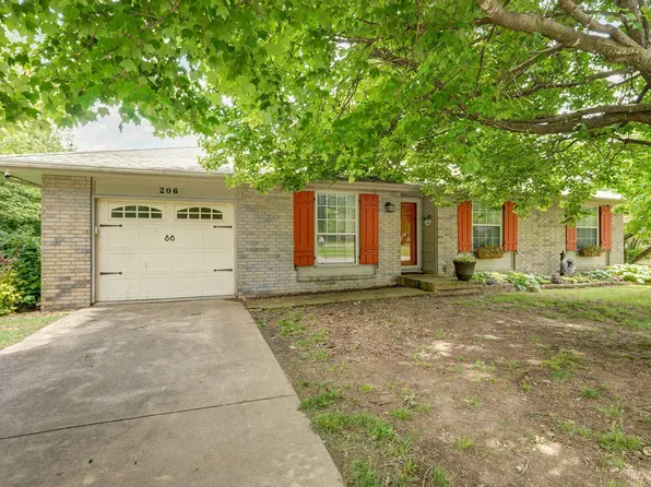 206 N Lynn Avenue, Republic, MO 65738
