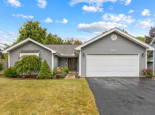 904 Springhill Cir, Naperville, IL 60563