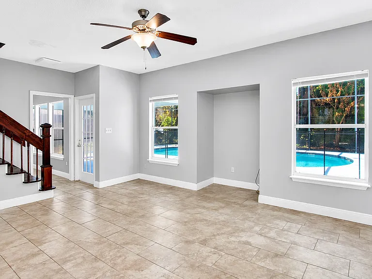 2384 Roanoke Ct — Photo 4