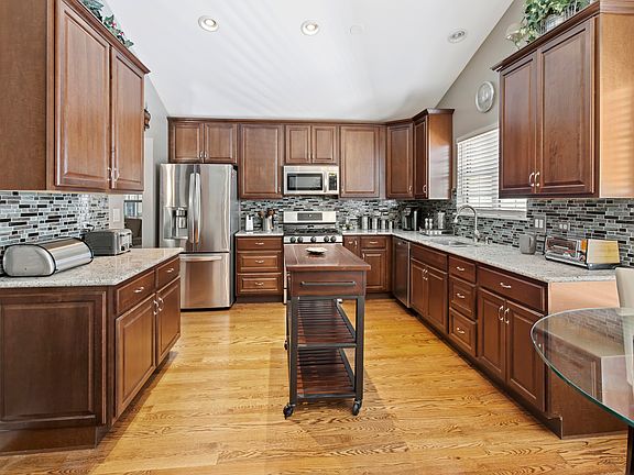 5th image of 21019 W Orangeblossom Ln