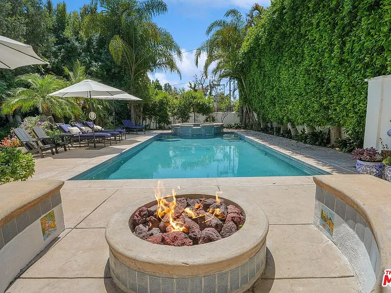 717 N Rodeo Dr — Photo 36