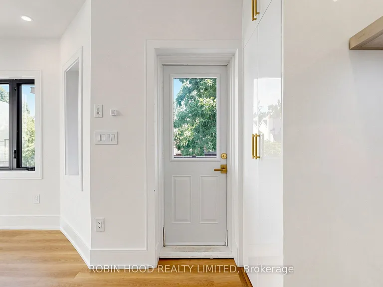 24 Callender St #3 — Photo 8