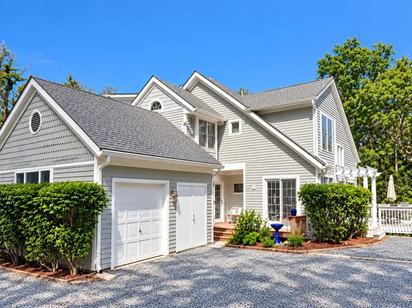 176 Sandpiper Ln #12, Tisbury, MA 02568