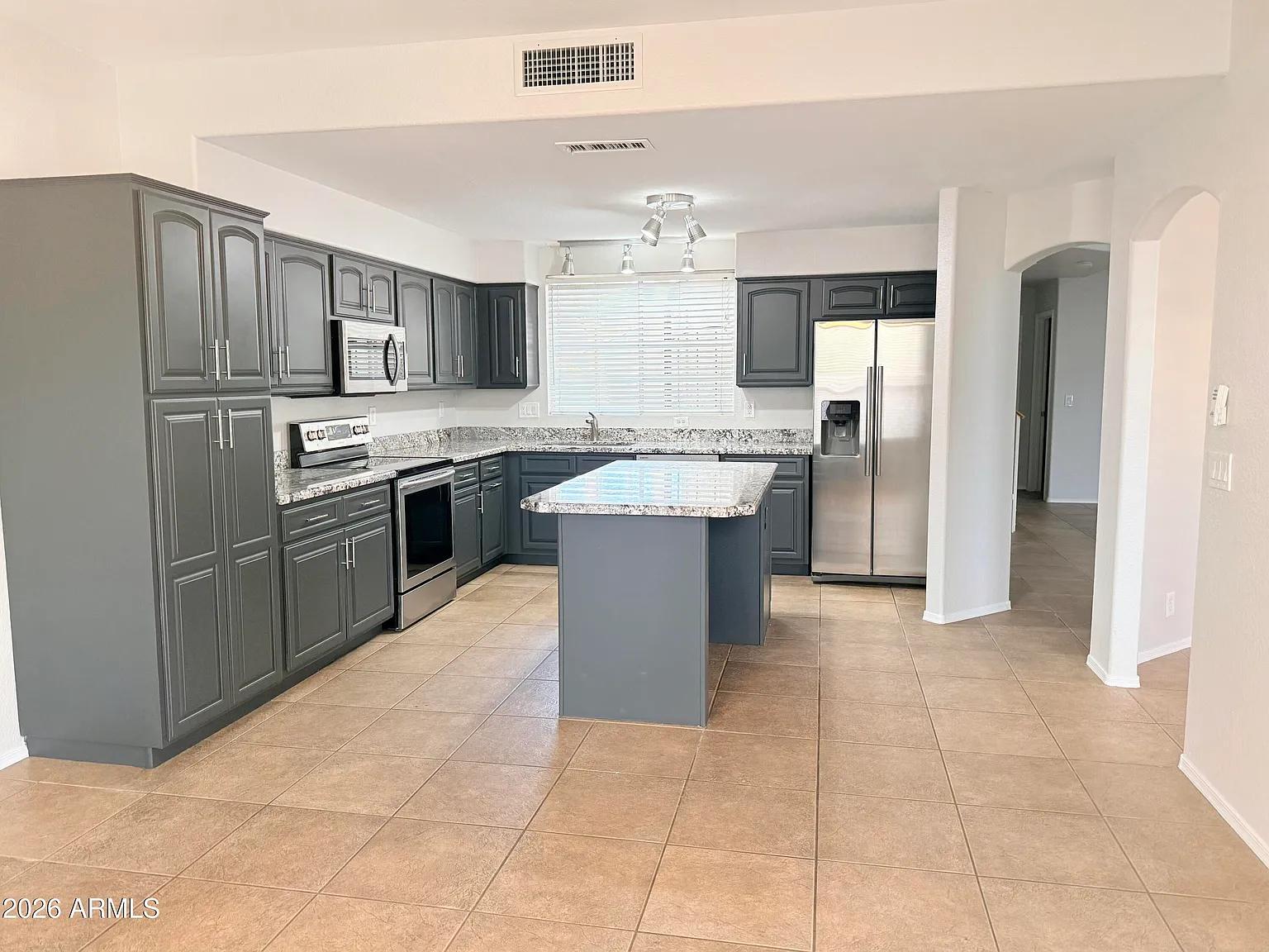 4 bed, 2.5 bath, 2100 sqft, $2,550 — Photo 4