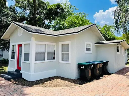 1328 Cloverlawn Ave — Photo 2