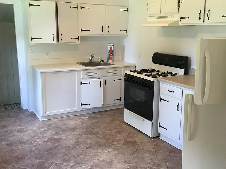 128 N Union St — Photo 8