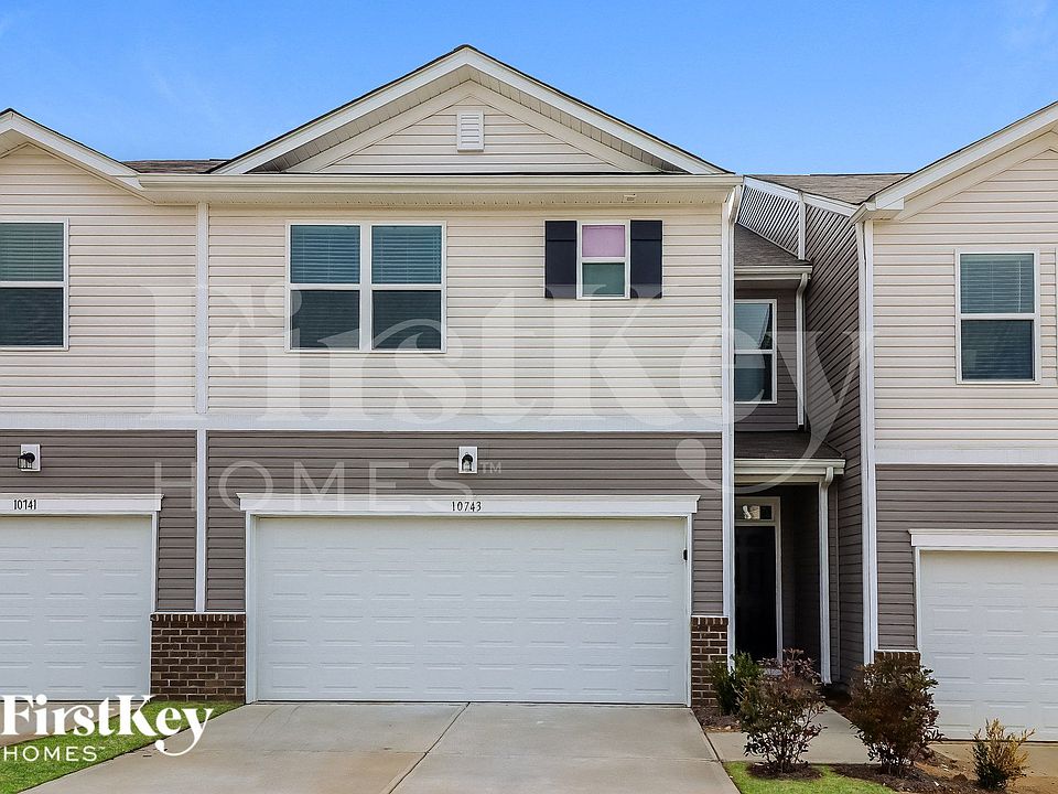 1st image of 10743 Rivergate Dr NW