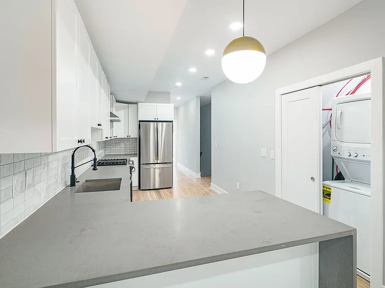 2709 W Jefferson St #B — Photo 4