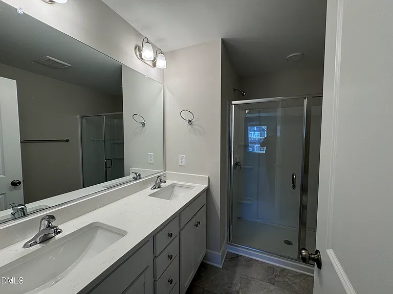 836 Pryor St — Photo 8