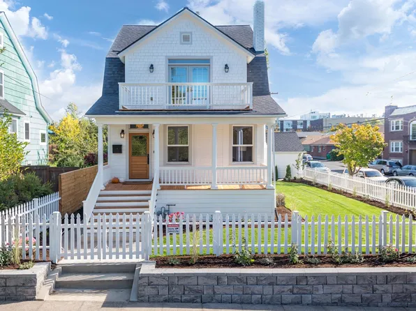 108 NE 24th Ave, Portland, OR 97232