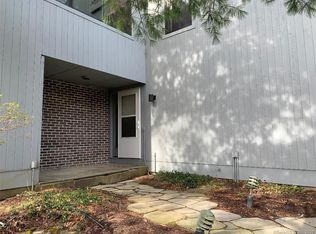 8 Edelweiss Ln, Ridgefield, CT 06877