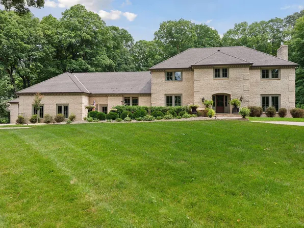 4691 Baycliffe Dr, Excelsior, MN 55331