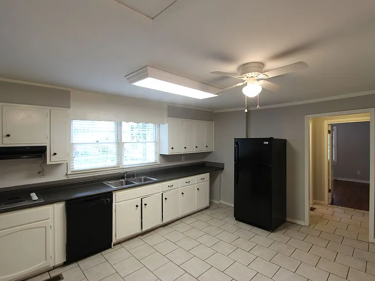 2101 3rd Pl S #B — Photo 8
