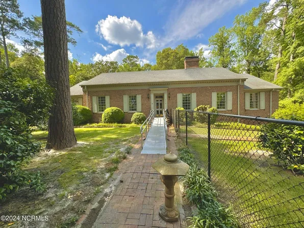 2218 Stallings Drive, Kinston, NC 28504