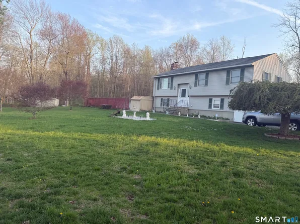 2 Ken Oaks Drive, Danbury, CT 06810