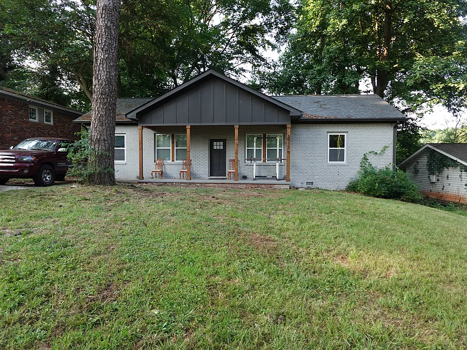 3917 Bonnie Ln SE