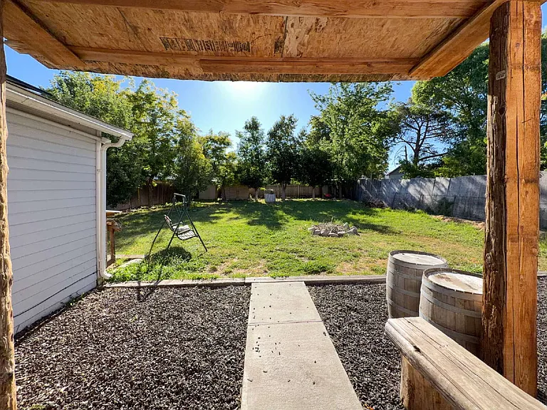 816 S Wardwell Ave — Photo 23