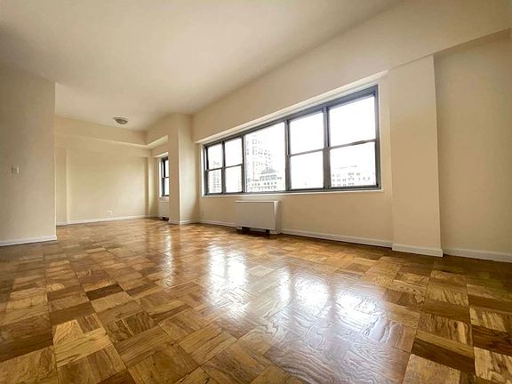 2nd image of 250 E 63rd St #2
