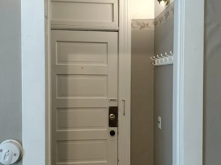 731 Kimbark St #2 — Photo 13