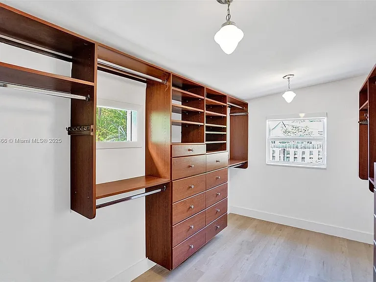 725 Harrison St — Photo 54