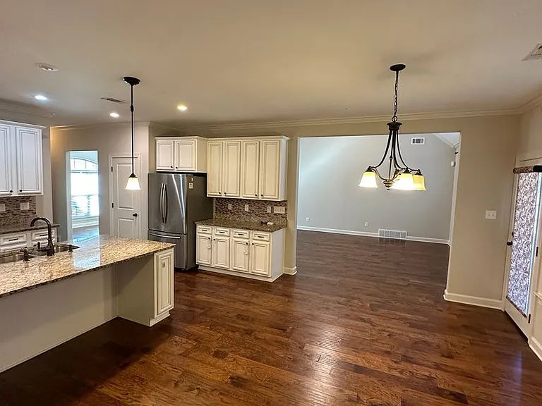 7294 Old South Dr — Photo 5