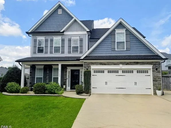 5720 Lumiere St, Holly Springs, NC 27540